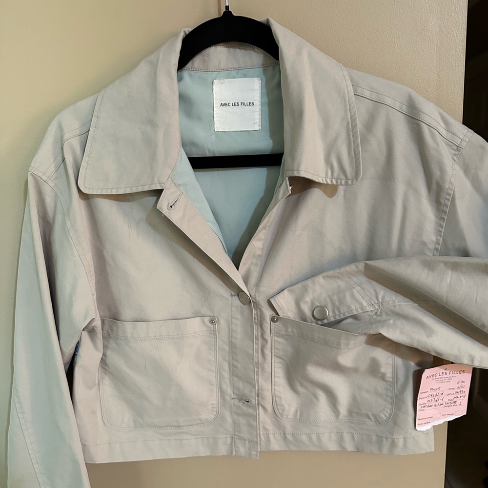 Avec Les Filles Women's Stone Utility Jacket. Alipine Tapestry